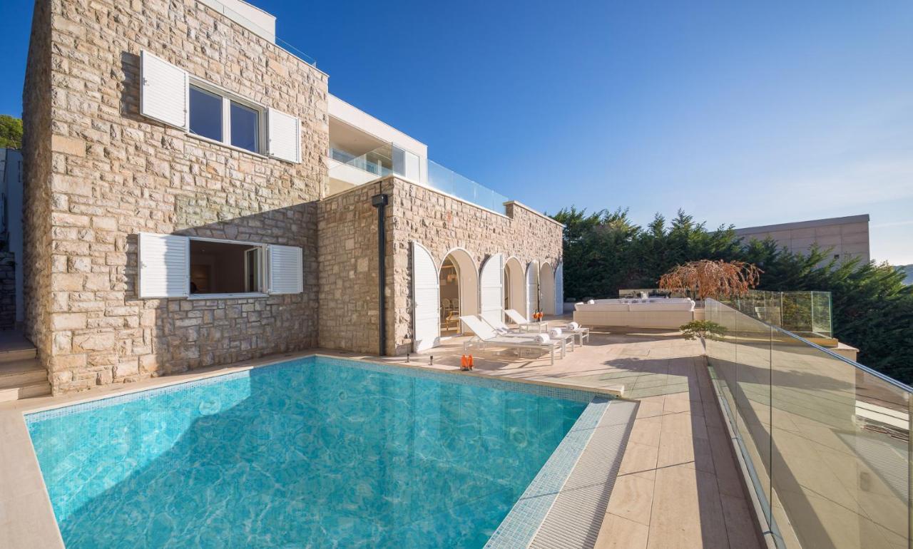 Luxury Seafront Villa Primosten Glamour With Private Pool, Sauna And Gym At The Beach In Primosten Primošten Exterior foto